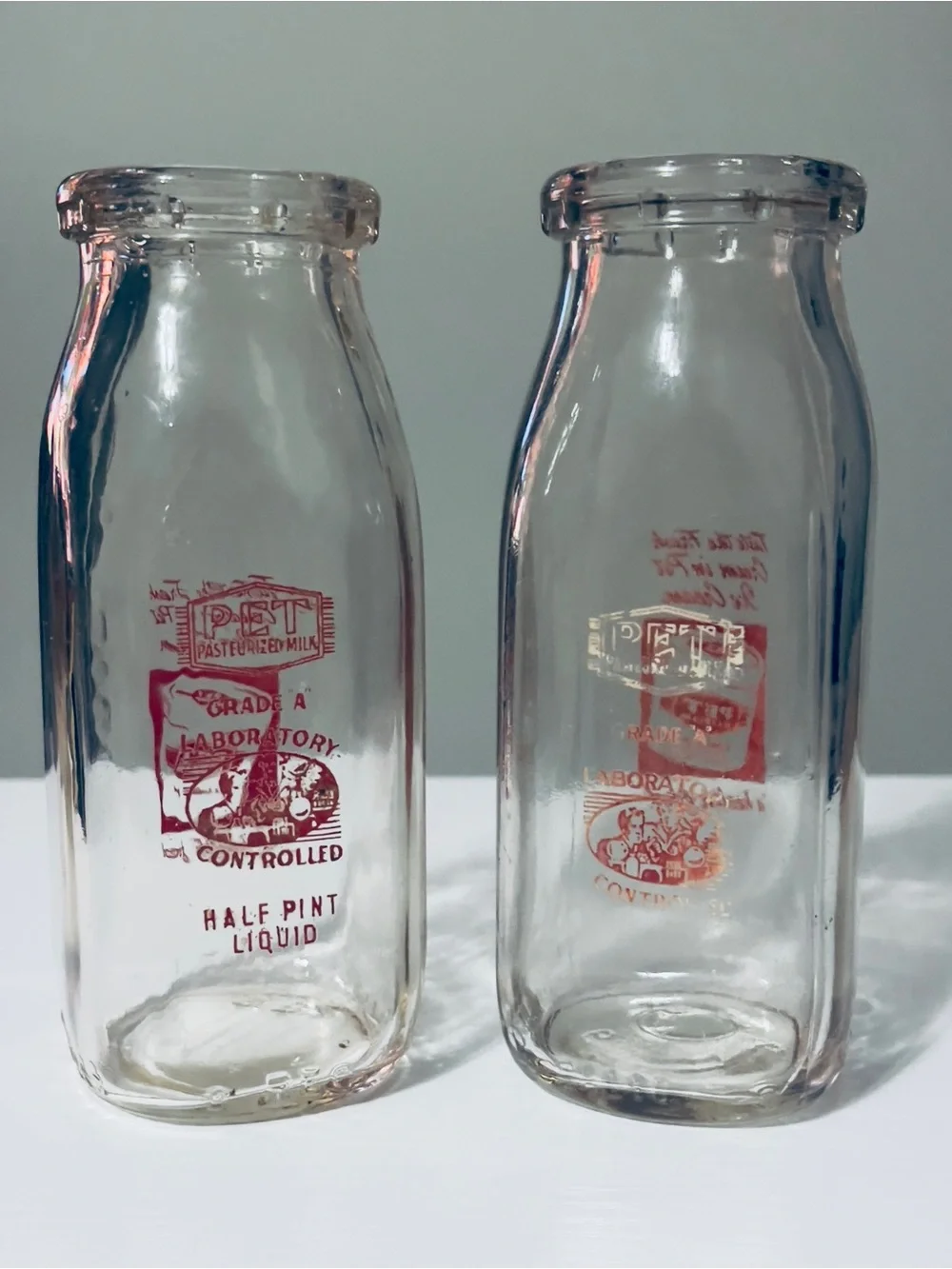 Vintage Pet Dairy Half Pint Glass Milk Bottles 1950’s Advertising Set Of 2